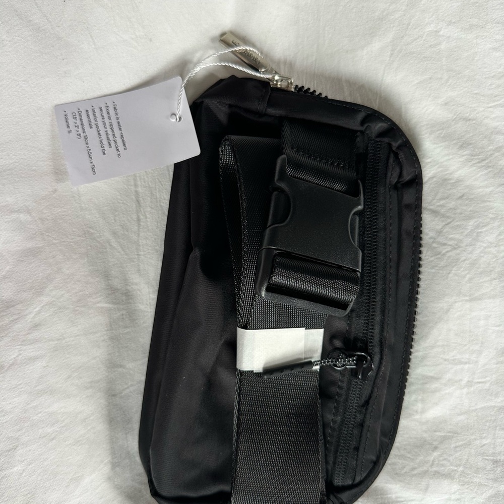Lululemon Everywhere bag - Picture 3 of 3